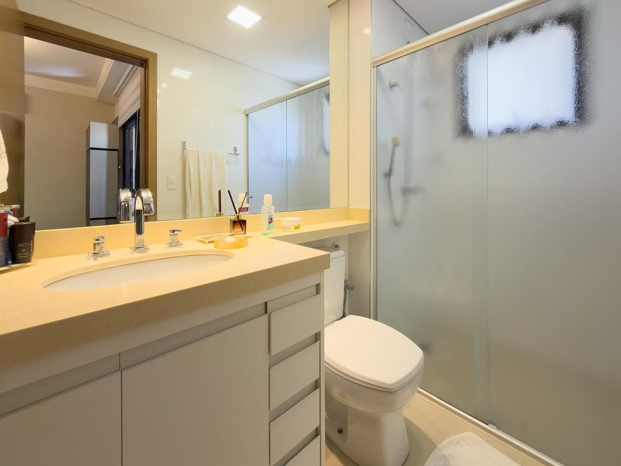 Apartamento alto padrão 4 dorms (1 suíte) com varanda gourmet e vista panorâmica - foto 2