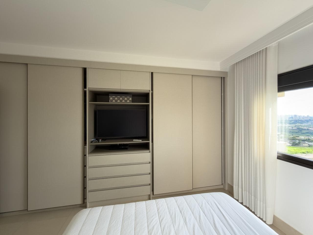 Apartamento alto padrão 4 dorms (1 suíte) com varanda gourmet e vista panorâmica - foto 9