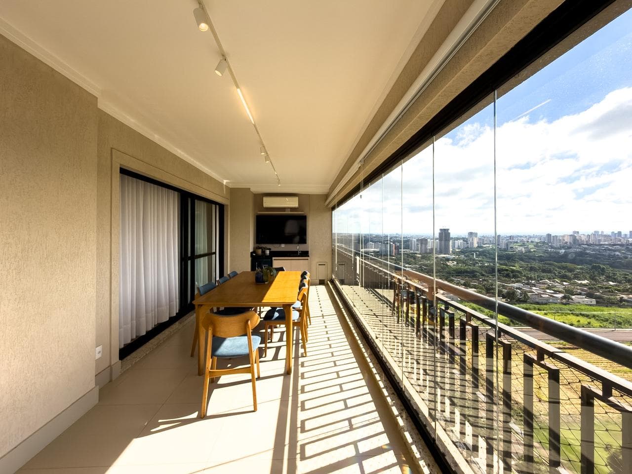 Apartamento alto padrão 4 dorms (1 suíte) com varanda gourmet e vista panorâmica - foto 15